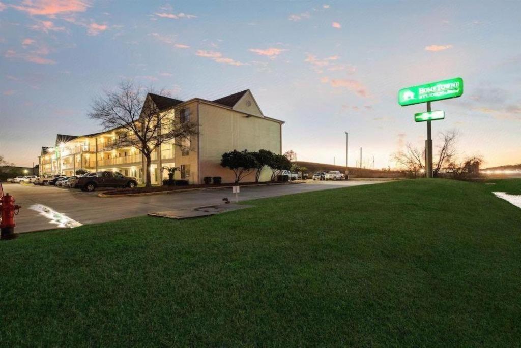 Hometowne Studios By Red Roof Lake Charles - Sulphur Exterior photo